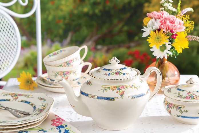 Treasured Teapot: Old English Beauty