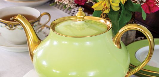Treasured Teapot: Lacquered Loveliness